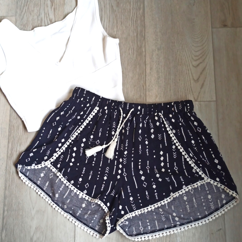 NWOT 🌻H&M short shorts